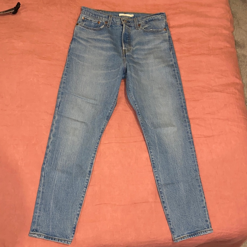Levi’a Premium wedgie Jeans - size 29